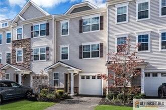 Building Photo - 504 E International Rd