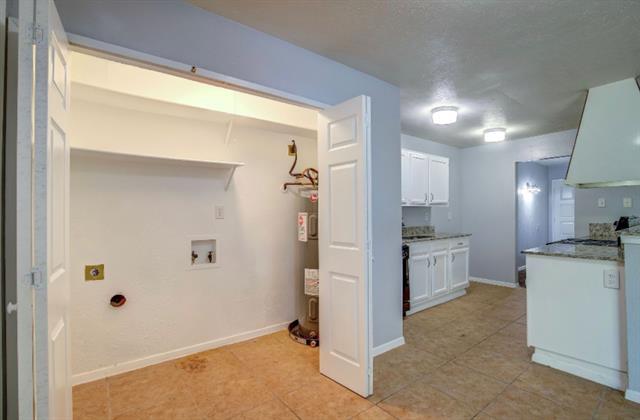 Building Photo - 713 Meadow Mead Dr