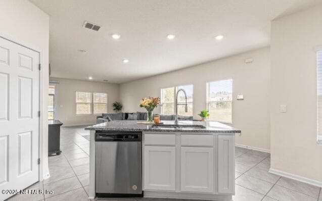 Building Photo - 164 Java Ln