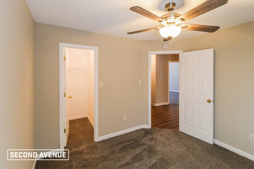 Building Photo - 7219 Ravenwood Ln