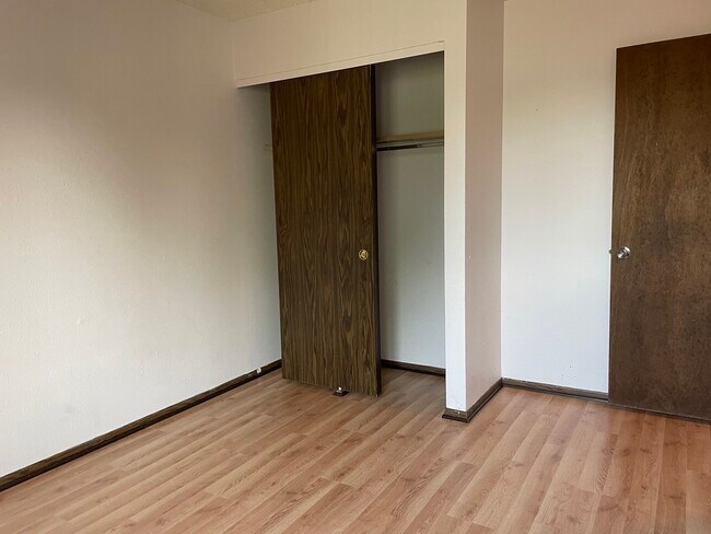 Building Photo - 1448 Merrimac Ln S