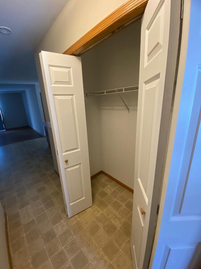 Building Photo - 1451 Summit St