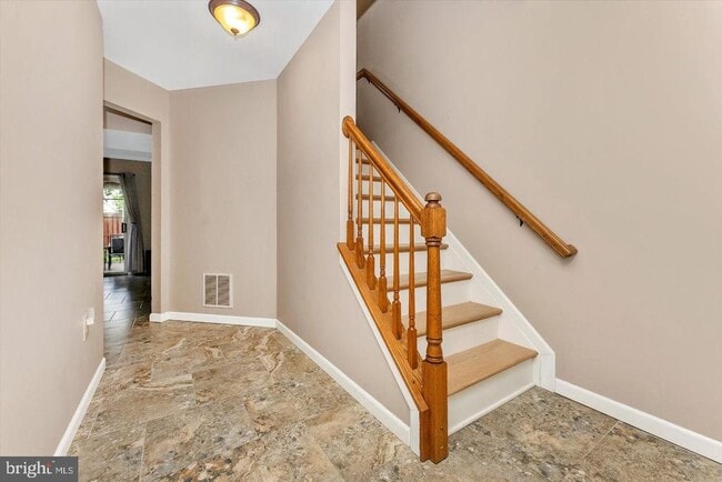 Building Photo - 7115 Oberlin Cir