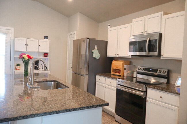 Building Photo - 1827 136th St