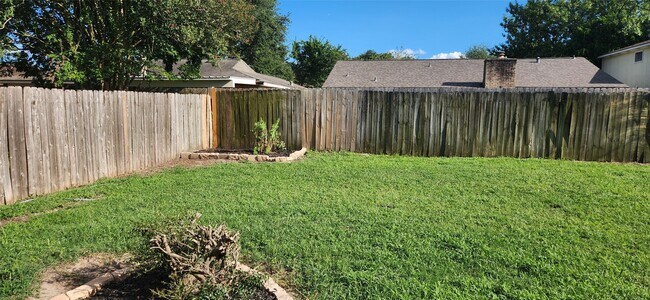 Building Photo - 10115 Enchanted Stone Dr