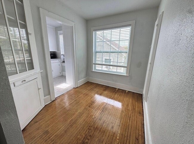 Building Photo - 1310 28th St N