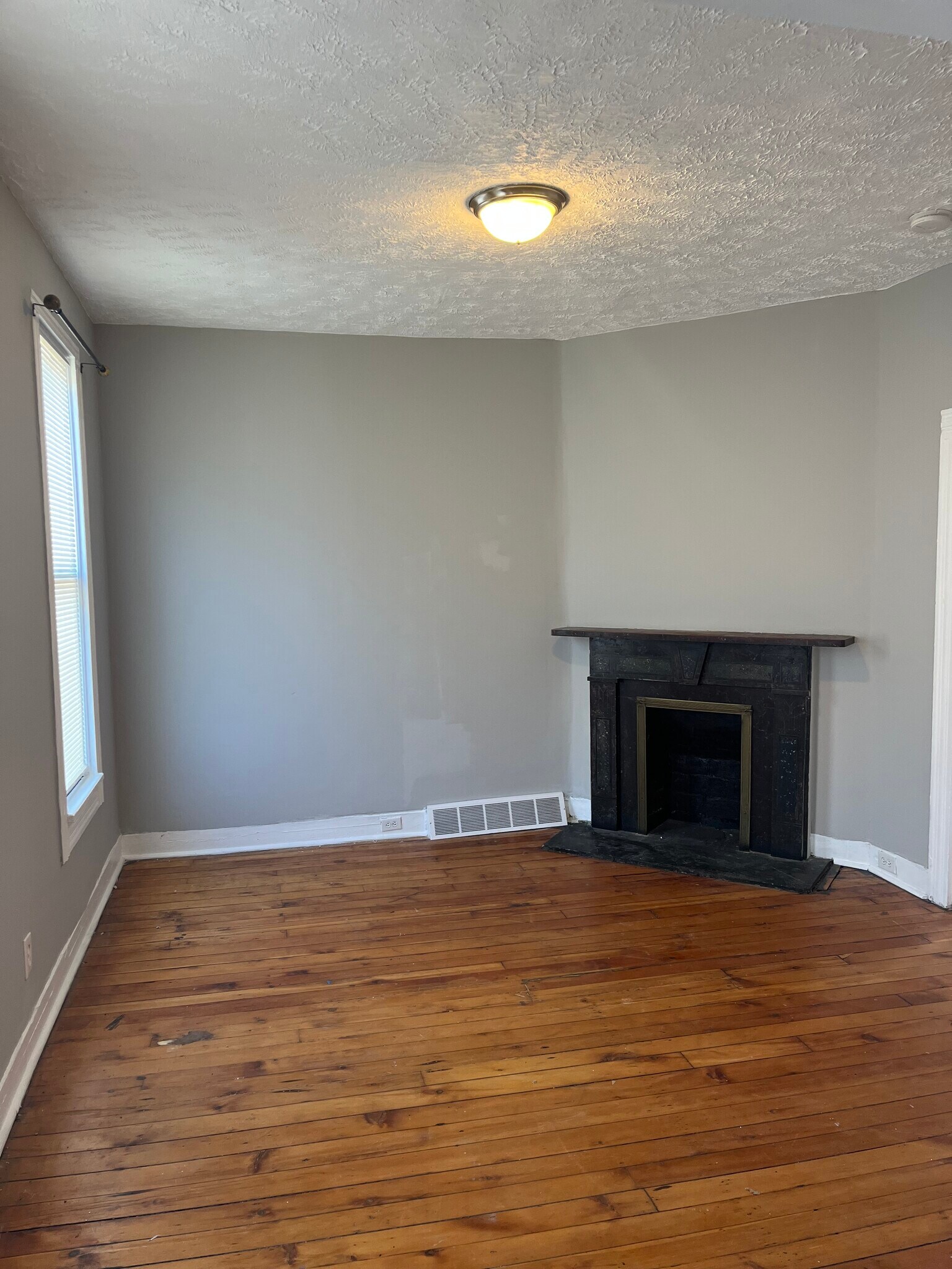 Building Photo - 5236 Lorain Ave
