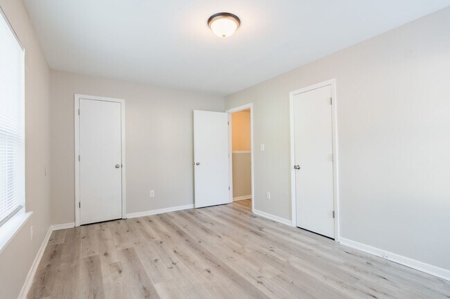 Building Photo - 608 Hilltop Dr