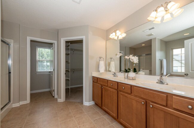 Building Photo - West Knoxville 37932 - 4 bedroom, 2.5 bath home - Call Jean Chung (865) 386-1022