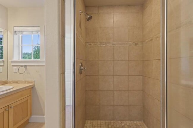 Building Photo - Charming Northwest Crossing Townhome!