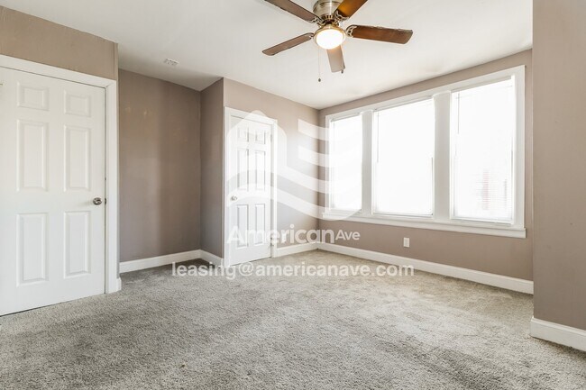 Building Photo - 4935 N Franklin St