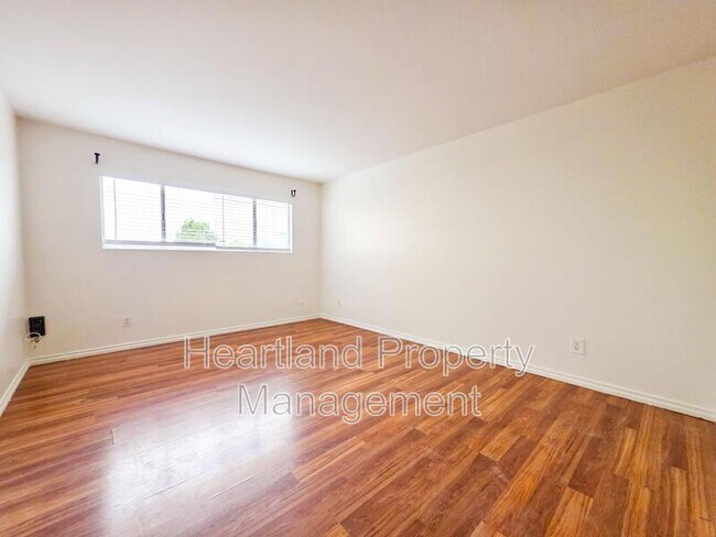 Building Photo - 490 Fourth Avenue