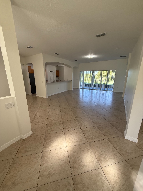 Building Photo - 3514 Valleyview Dr
