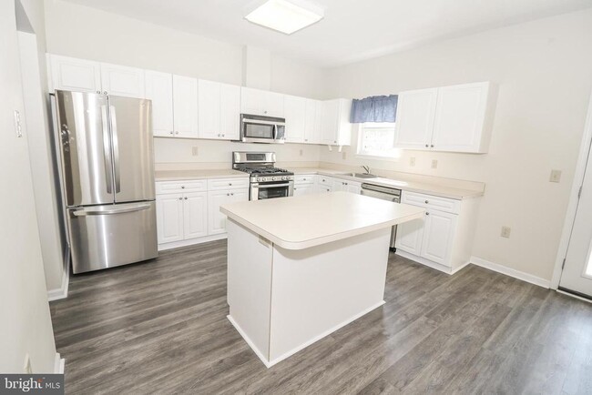 Building Photo - 2506 Weston Ct