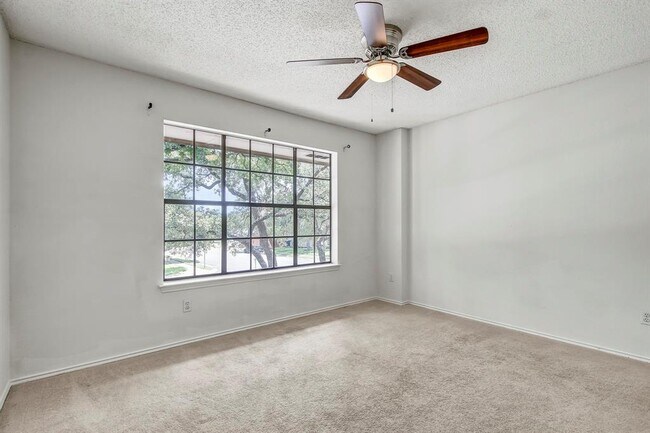 Building Photo - 17516 Klamath Falls Dr