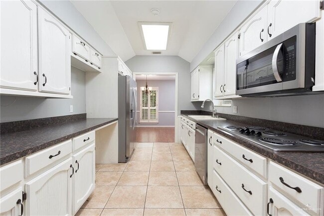 Building Photo - 18 S Cynthia St