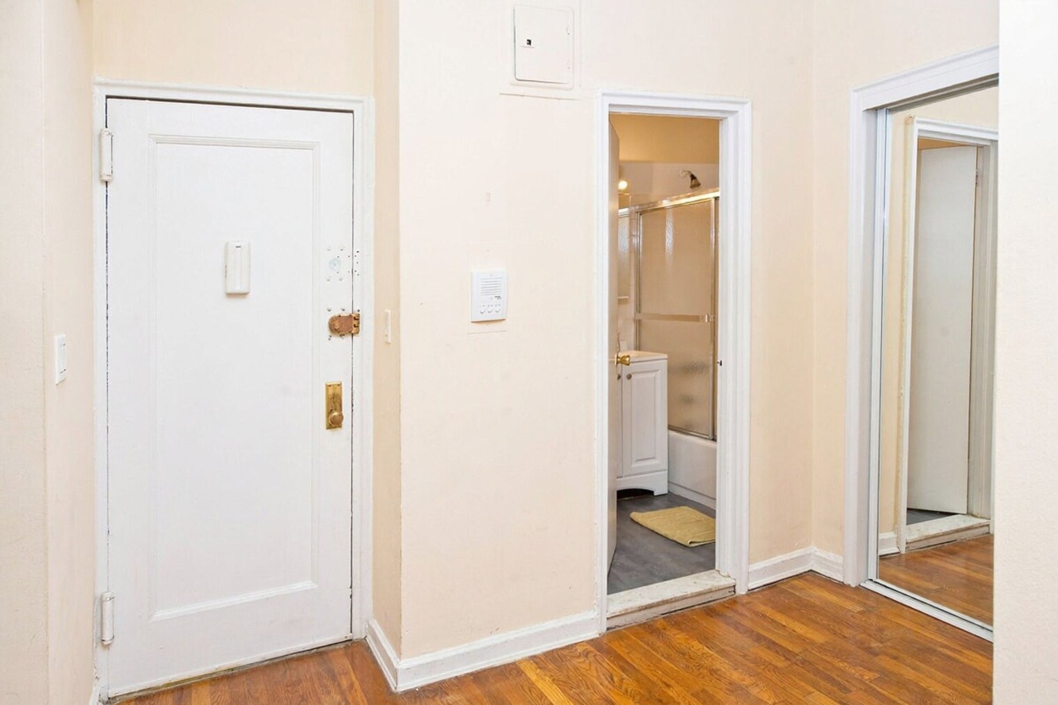 Building Photo - 236 E 80th St