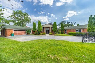 Building Photo - 42195 Kouza Ct