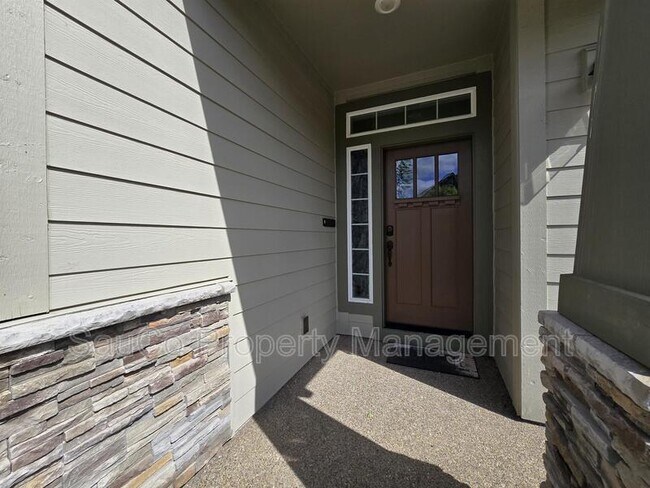 Building Photo - 5301 SE Thornapple St