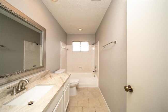 Building Photo - 2903 Avanti Dr