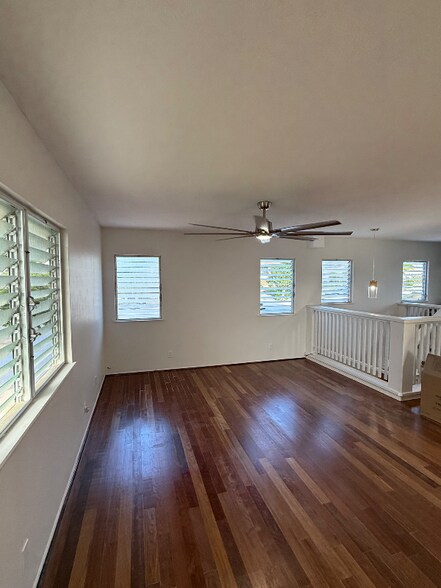 Building Photo - 1073 Loho St