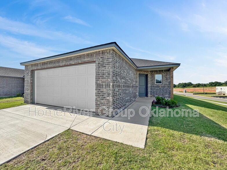 Primary Photo - 6116 Holm Oak Rd