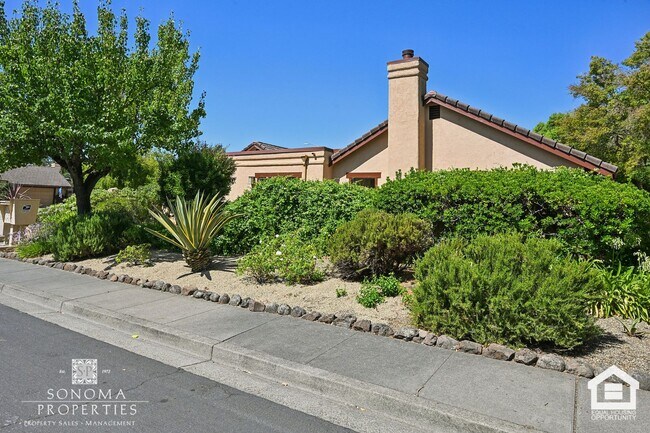Building Photo - 424 La Quinta Ln