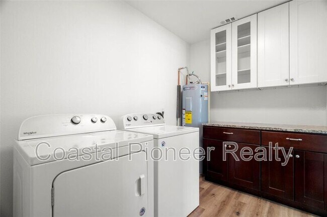 Building Photo - 6710 S Cortez Ave