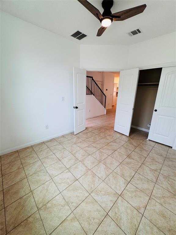 Building Photo - 402 Crater Lake Dr