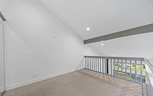 Building Photo - Well-Appointed Unit with Quality Finishes