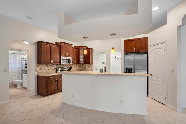 Building Photo - 4213 SW Utterback St