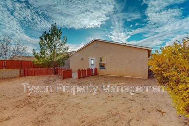 Building Photo - 1868 Mesa Grande Loop NE