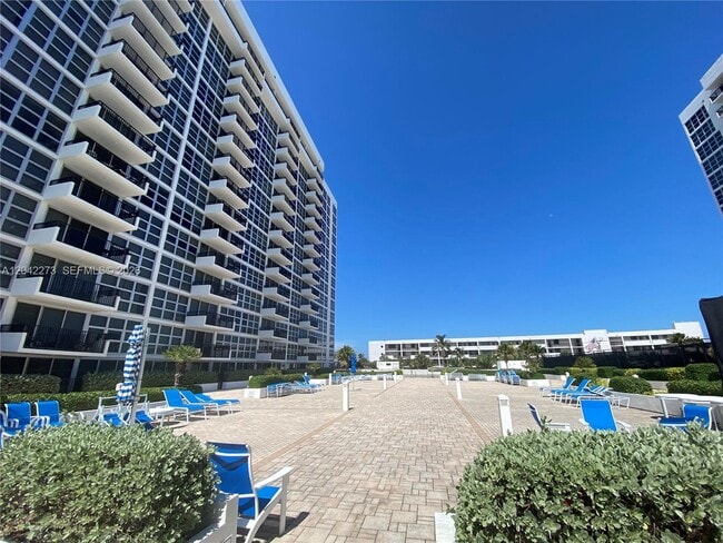 Building Photo - 531 N Ocean Blvd