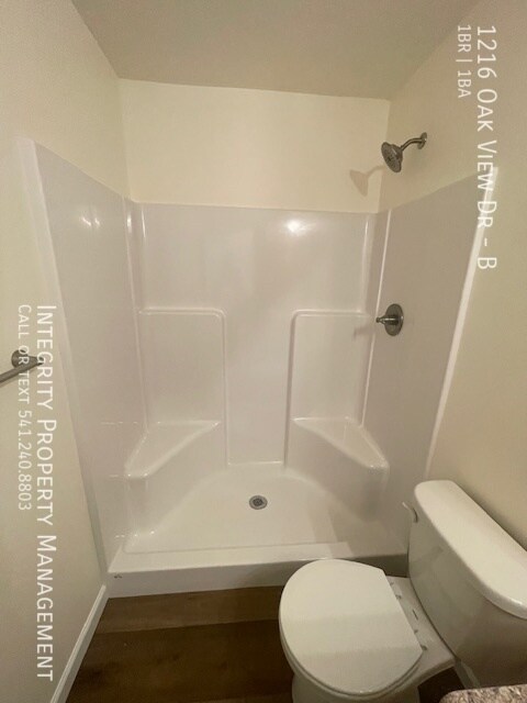 Building Photo - 1216 Oak View Dr