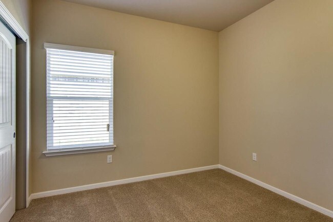 Building Photo - 605 Brashear Ln