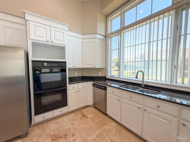 Building Photo - 1218 Ganges Trail