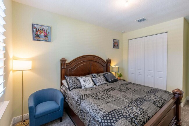 Building Photo - 7528 Moonrise Dr