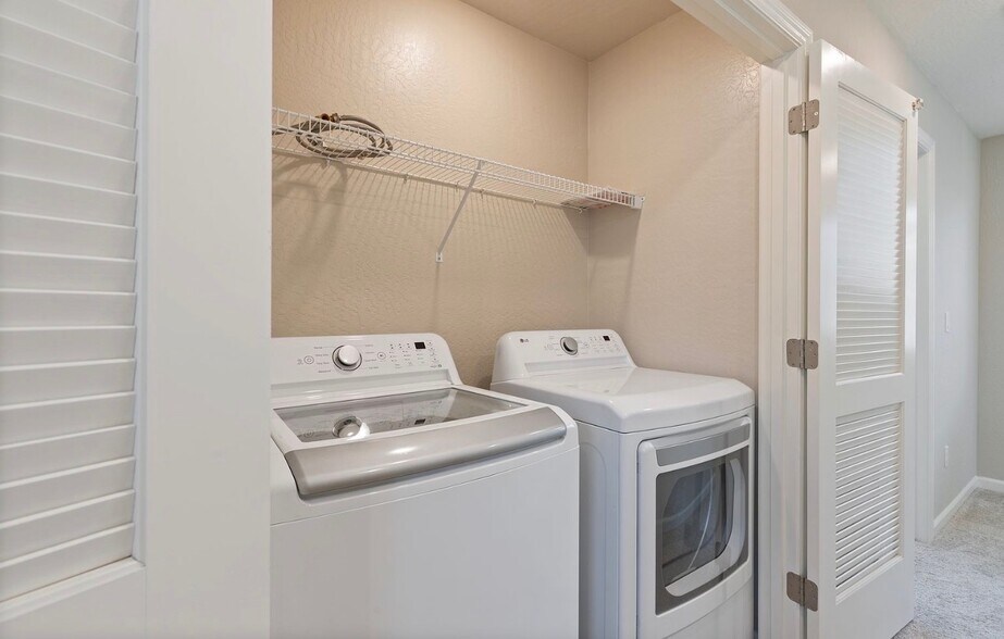 Building Photo - 1109 Royalty Way W