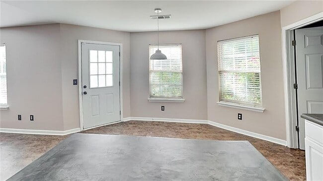 Building Photo - 264 Grandview Cir