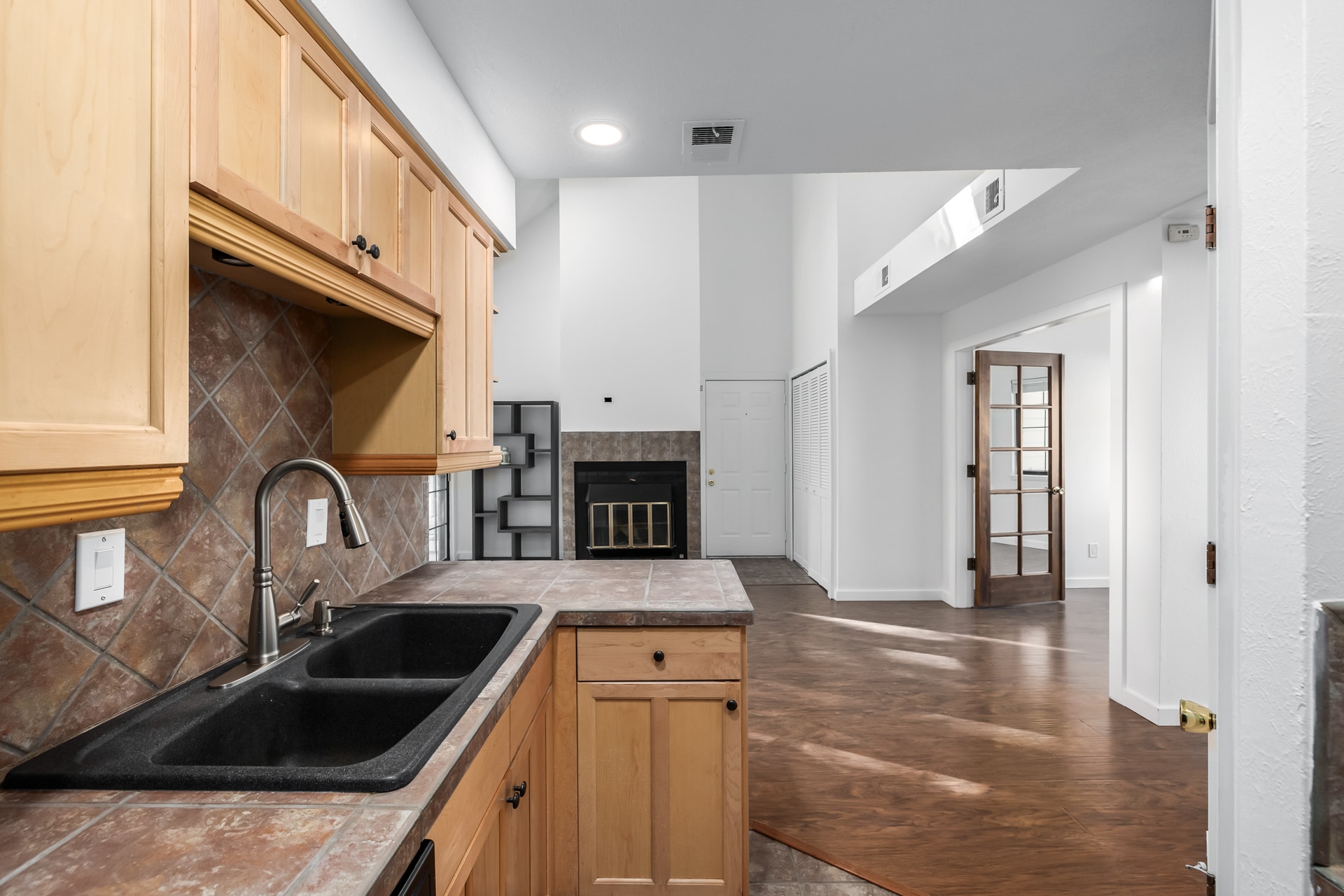 Building Photo - 4816 E Kentucky Ave