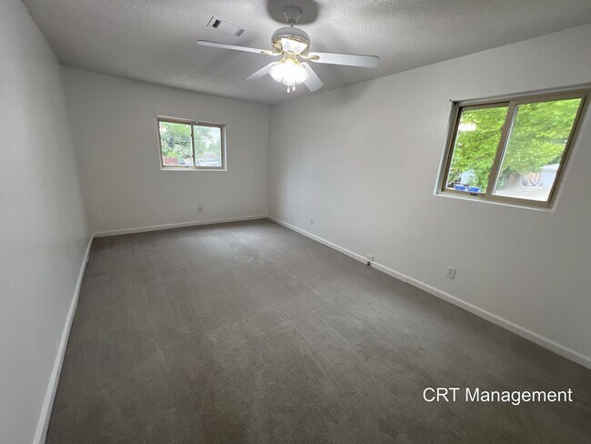 Building Photo - Charming 4-Bedroom Brick Ranch with Spacio...