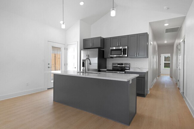 Building Photo - The Aspen at Been Road Villas 3 Bed, 2 Bath