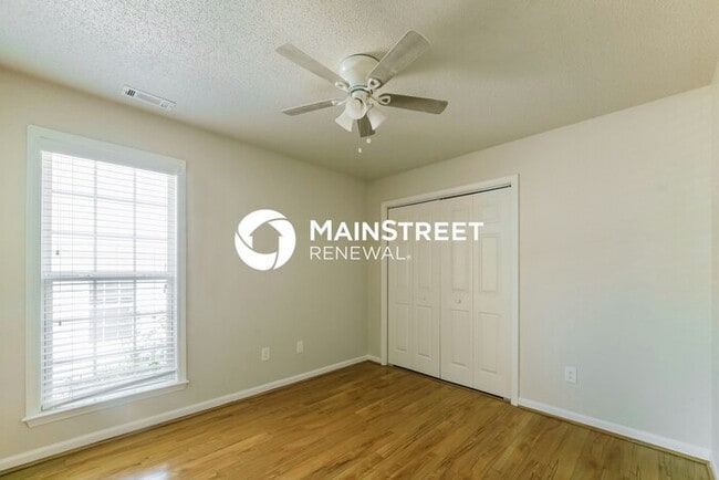 Building Photo - 4 Bedroom Pet-Friendly Home in SHARPSBURG,...