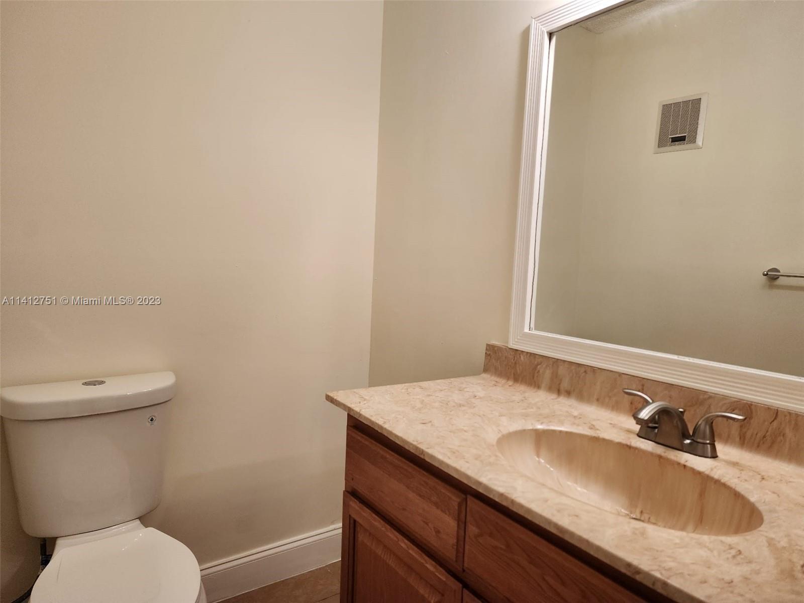 Building Photo - 6 Crossings Cir