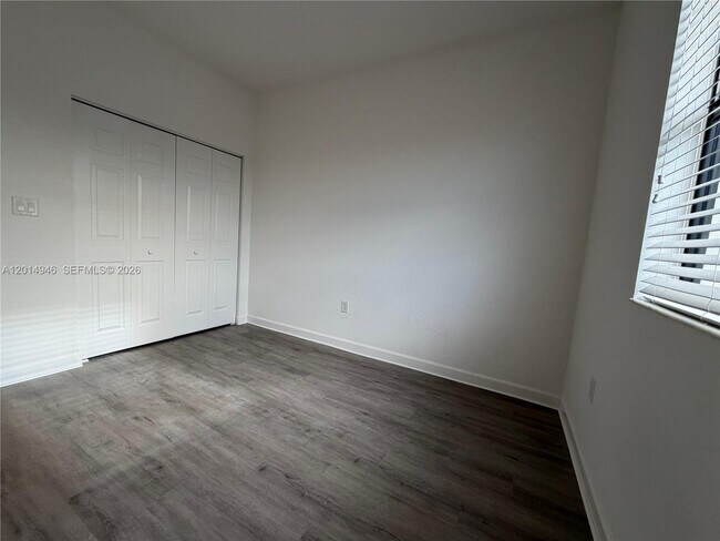 Building Photo - 10606 W 33rd Way