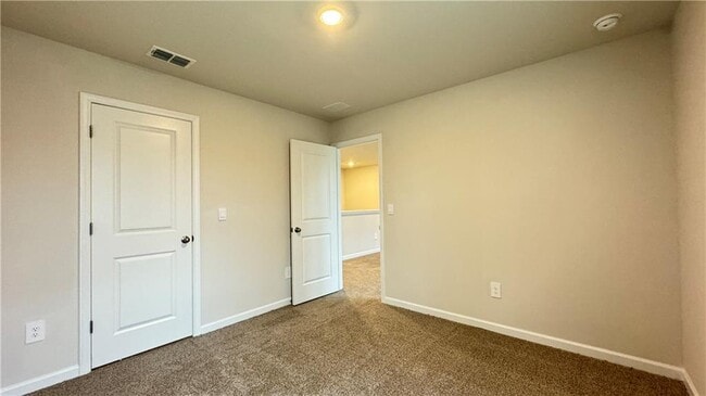 Building Photo - 228 Water Oak Wy