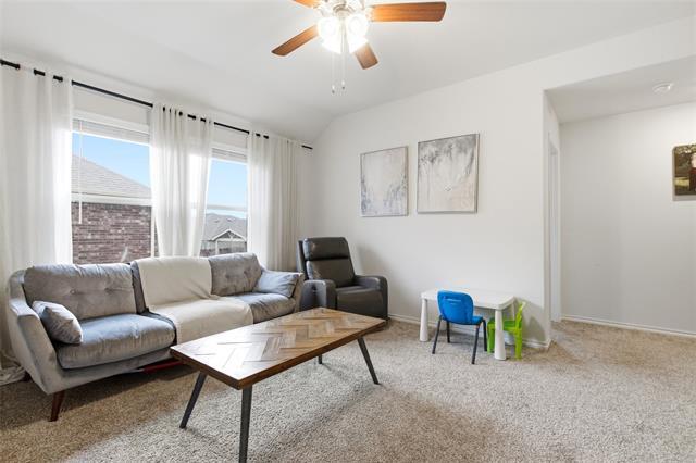 Building Photo - 807 Cormorant St