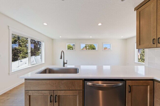 Building Photo - Recently Built 1 Bedroom, 1 Bathroom Home