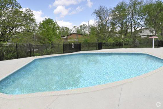 Pool - Pevely Pointe