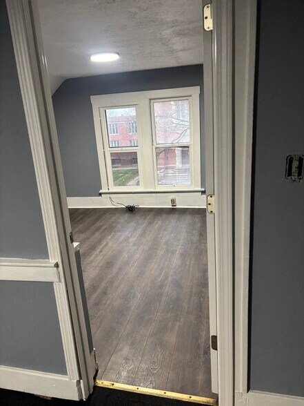 Building Photo - 721 Sumner St